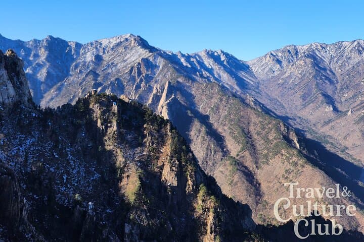 Mt Seorak & Naksansa Day Trip from Seoul: Cable Car Peaks to Coastal Temples