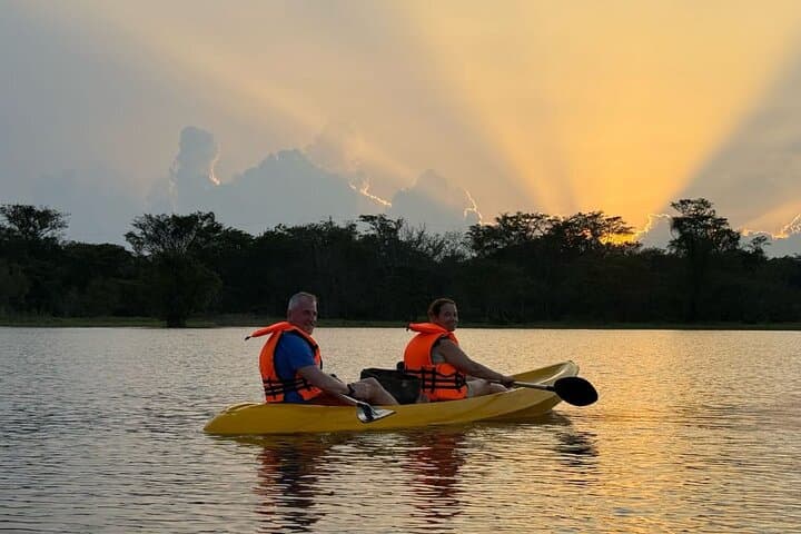 Paddle Thalkotte Lake: Lake Kayaking from Sigiriya — Guided 1.5-Hour Tour photo 2