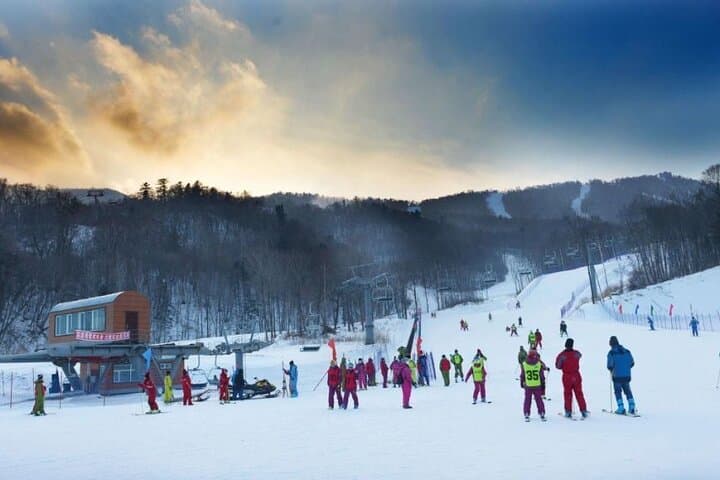 Harbin Private Day Trip to Yabuli Ski Resort — Full-Day Skiing & Transfers photo 4