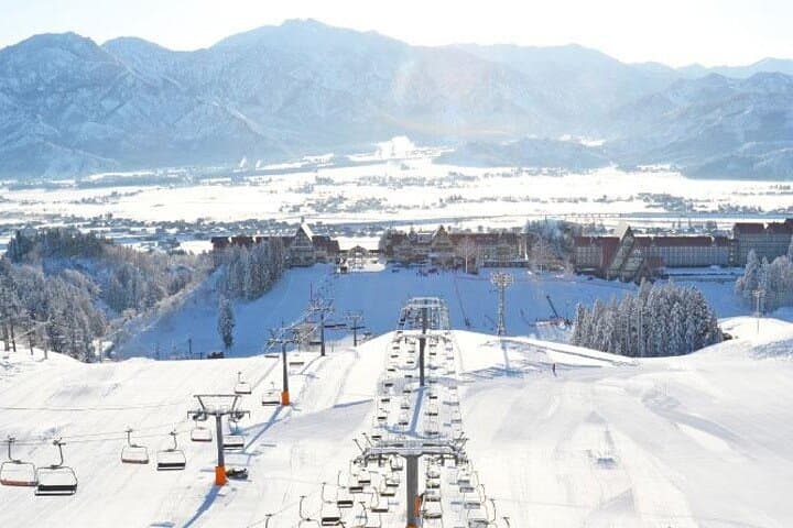 Joetsu Kokusai Ski Resort Day Trip from Tokyo — 1-Day Lift Pass Guide photo 6