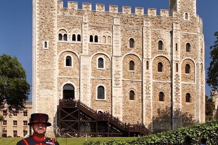 Tower of London and Tower Bridge: Timed Entry Tickets & Walk photo 3