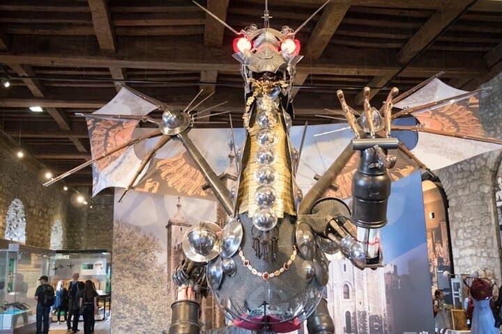 Tower of London and Tower Bridge: Timed Entry Tickets & Walk photo 6