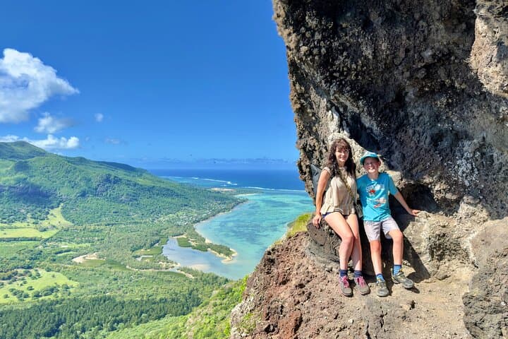 Le Morne Small-Group Hike: Summit Le Morne Brabant (Mauritius)
