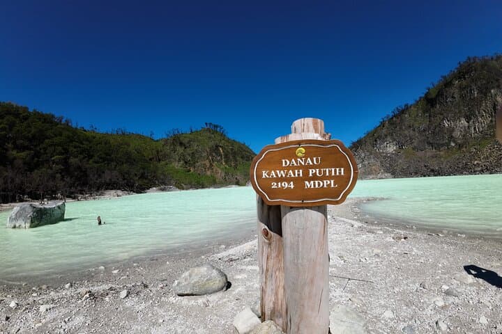 Bandung White Crater & Active Volcano Guided Tour — Kawah Putih, Tangkuban Perahu & Hot Springs photo 2