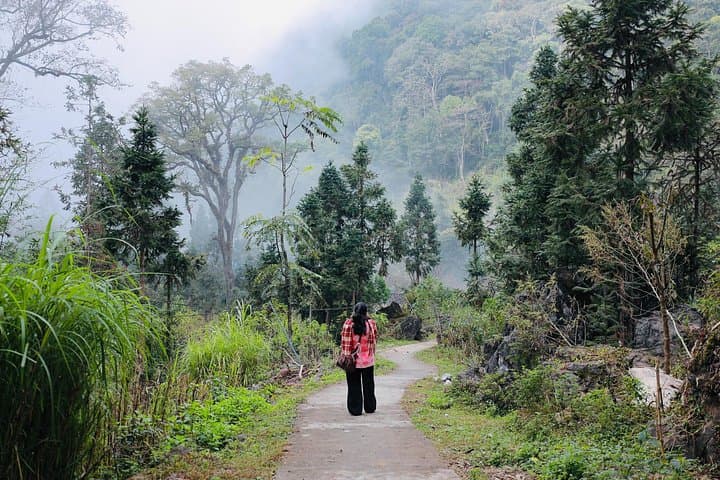 Ha Giang Motorbike Journey: Dong Van Geopark, White Cliff & Nho Que Gorge photo 4