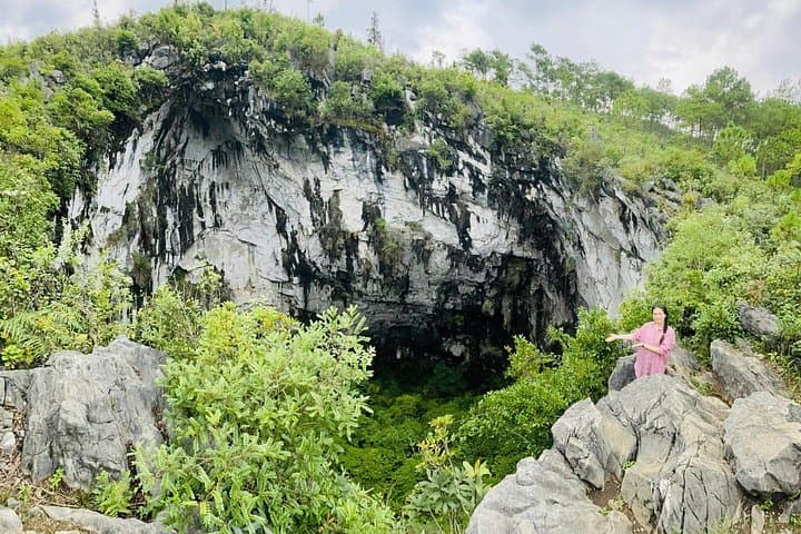Ha Giang 3-Day Motorbike Journey: White Cliff Hike & Nho Que River Boat photo 3