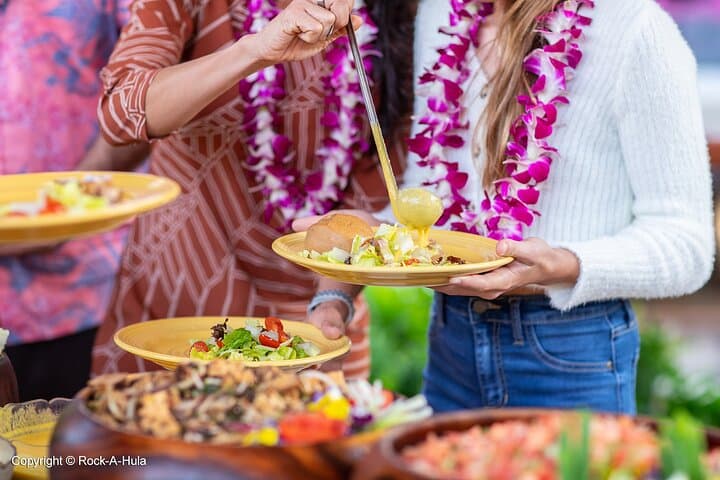Waikiki Luau Buffet & Rock-A-Hula Show: Hawaiian Dinner and Live Performance photo 6