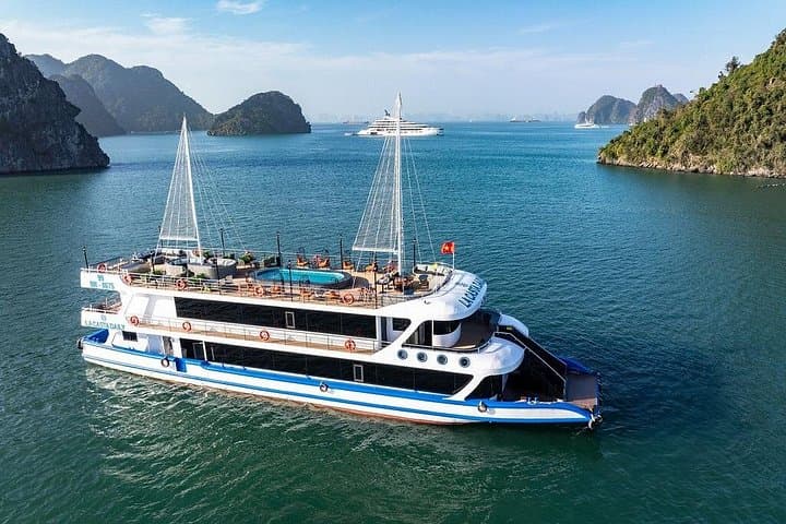 Luxury Day Cruise in Halong Bay: La Casta Daily Cruise Guide photo 1