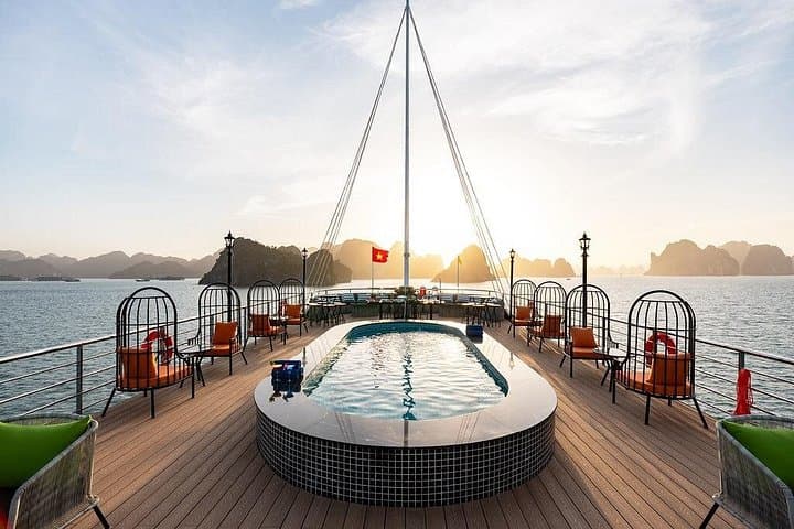 Luxury Day Cruise in Halong Bay: La Casta Daily Cruise Guide photo 3