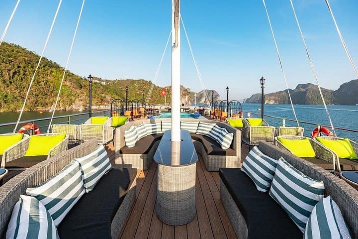 Luxury Day Cruise in Halong Bay: La Casta Daily Cruise Guide photo 4