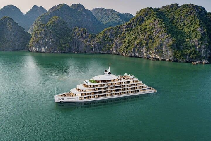 Halong Bay Luxury 2-Day Cruise on Catherine Cruise with Pool, Spa & Kayaking photo 2