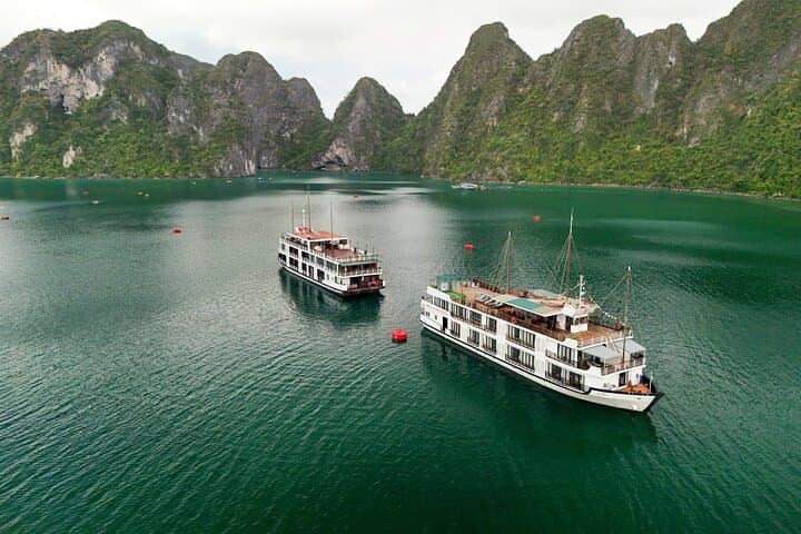 Ha Long Bay 2-Day Deluxe Cruise: Seaview Cabin, Kayaking & Titov Island