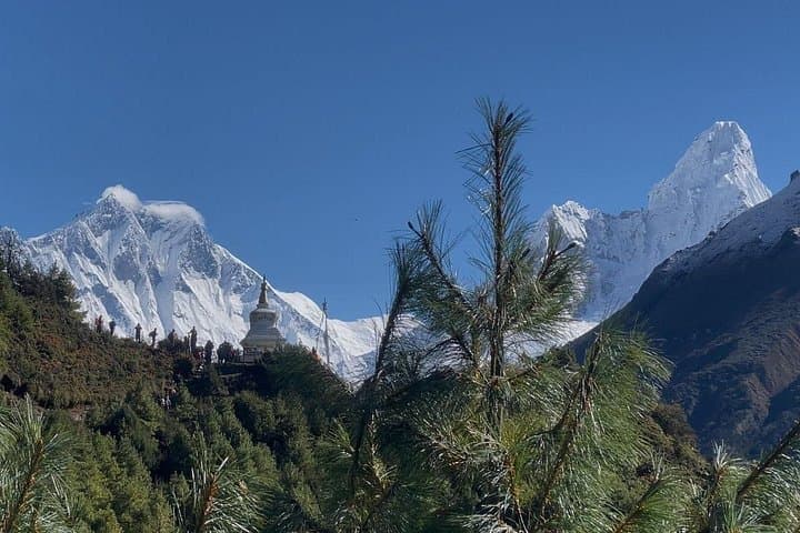 Everest Three Pass Trek: Kongma La, Cho La & Renjo La High‑Altitude Route photo 5