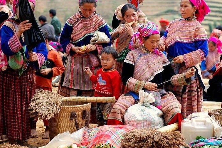 Can Cau & Bac Ha Market Tour: 2-Day Sapa Cultural Immersion