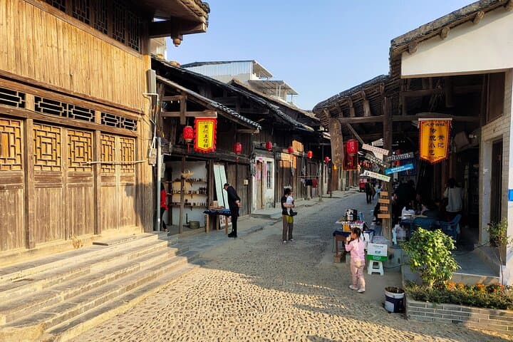 Li River Bamboo Raft Tour to Xingping and Xianggong Mountain photo 3