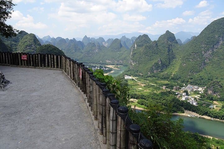Li River Bamboo Raft Tour to Xingping and Xianggong Mountain photo 2