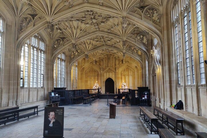 Oxford History and Architecture Walking Tour — Bodleian, Sheldonian & Radcliffe Camera photo 3