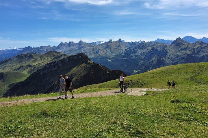 Zurich to Glärnisch: A One-Day Funicular Hike and Horse-Drawn Carriage Escape photo 3
