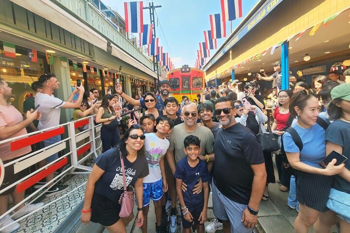 Maeklong Railway & Damnoen Saduak Private Tour: Bangkok’s Markets by Rail and Boat