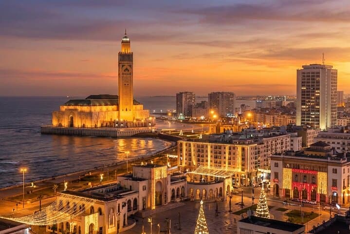Casablanca Night Tour: Hassan II Mosque, Old Medina & Traditional Moroccan Dinner photo 1
