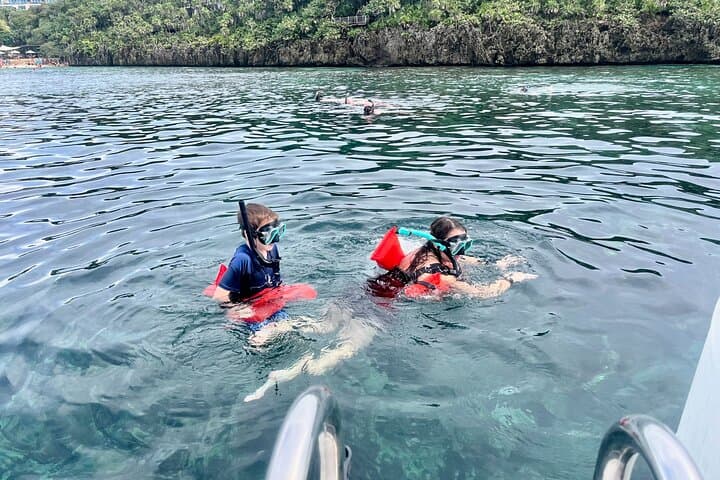Private Snorkel and Beach Transfer to West Bay Roatán — Mesoamerican Reef Adventure photo 5