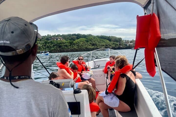 Private Snorkel and Beach Transfer to West Bay Roatán — Mesoamerican Reef Adventure photo 2