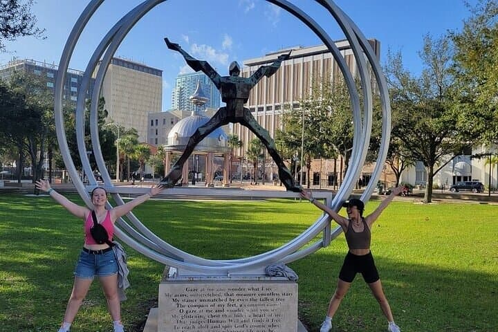 Tampa Scavenger Hunt: Self-Guided 2.5-Mile Walking Adventure Along Bayshore photo 1