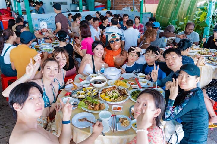 Nha Trang Bay Day Tour: Snorkeling, Fishing & BBQ on Hon Mun photo 4