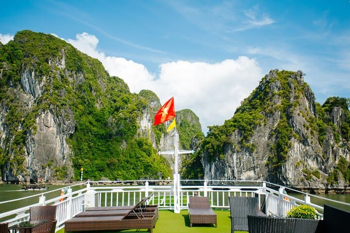 Ha Long Bay Day Cruise by Phoenix: Kayaking, Sung Sot Cave & Titov Island photo 4