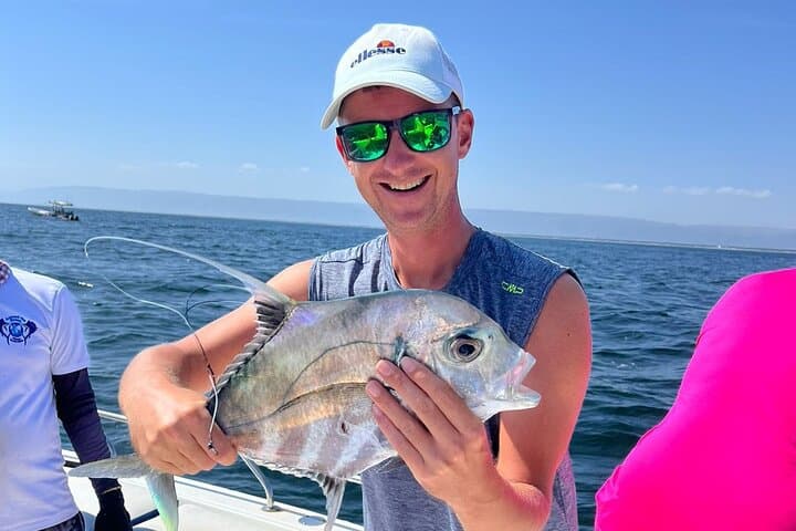 Reel in Sardines: Salalah Coastal Fishing Adventure photo 2