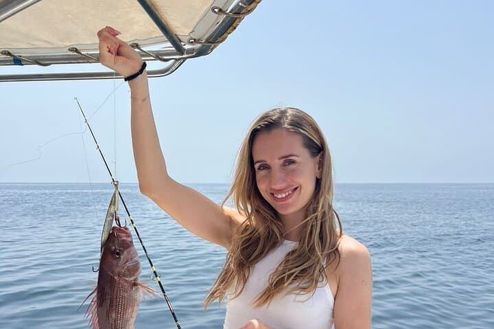 Reel in Sardines: Salalah Coastal Fishing Adventure photo 4