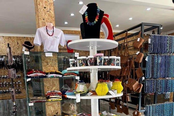Nairobi National Park Safari with Giraffe Centre & Kobe Beads Factory — Half-Day Wildlife and Culture Tour photo 4