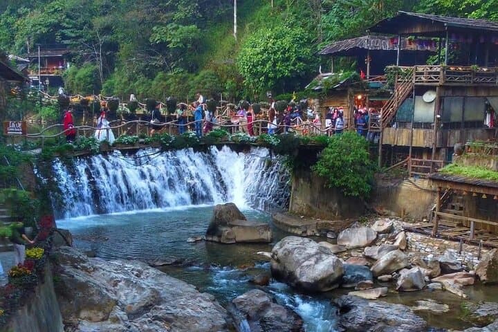 Scenic Walk to Cat Cat Village — Private Sapa Trek with Local Guide photo 4