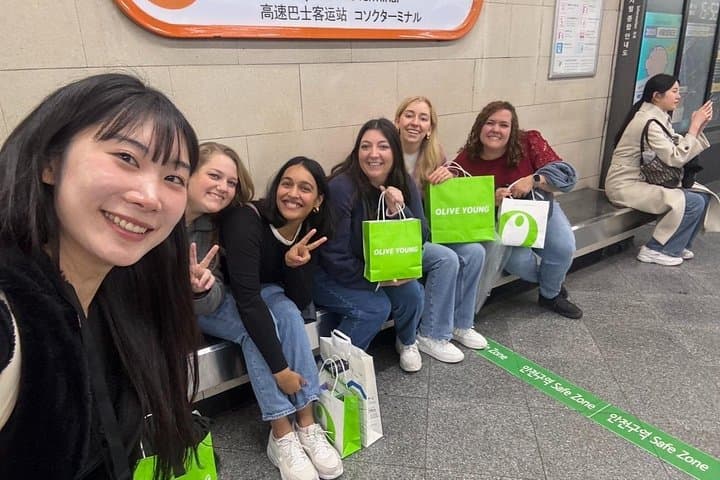 Seoul K-Beauty Shopping and Personalized Skin Consultation with a Local Expert photo 3