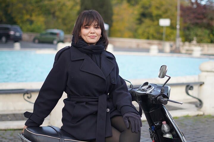 Roma Vespa Tour with Pro Photos and Hotel Pickup — Guided Scooter Sightseeing photo 3