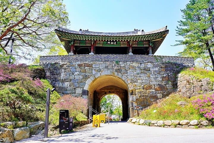 Namhansanseong Fortress Private Guide Tour: Seoul's UNESCO Mountain Citadel photo 3