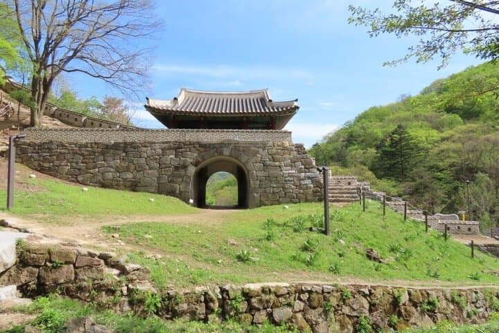Namhansanseong Fortress Private Guide Tour: Seoul's UNESCO Mountain Citadel photo 4