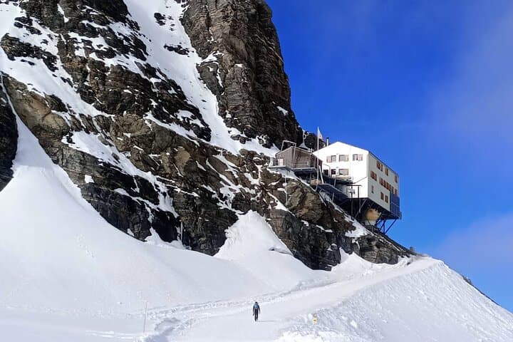 Overnight at 3650m: Jungfraujoch & Mönchjoch Hut — Top of Europe Experience