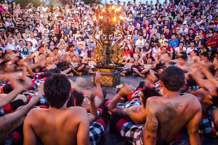 Uluwatu Sunset, Kecak Dance & Jimbaran Seafood Dinner — Romantic Bali Evening Tour photo 2