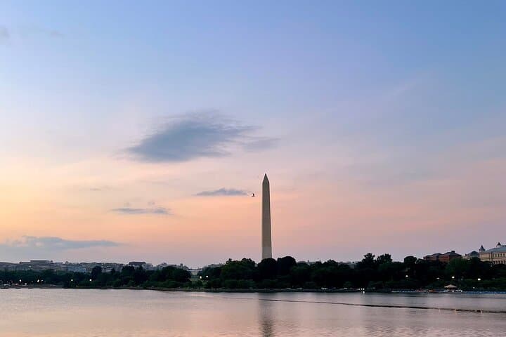 Morning Monuments Tour with Washington Monument Access photo 5