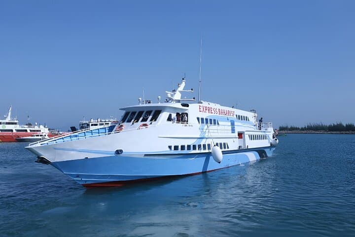 Bali to Banyuwangi Fast Boat Transfer — 2.5–3 Hour Sea Crossing