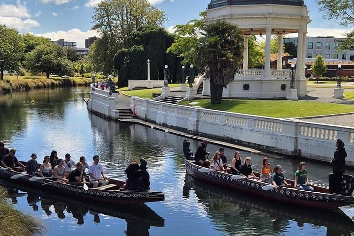 Waka on Otakaro: Guided Māori Paddling Experience on Christchurch’s Avon River photo 2