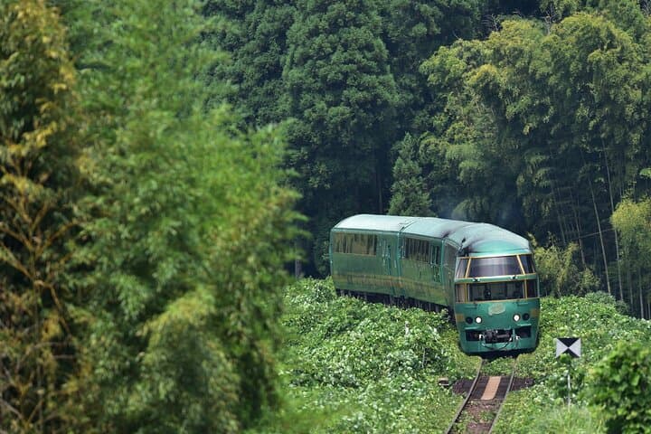 Yufuin Walking Tour: Lake Kinrin, Floral Village & Yufuin no Mori Train
