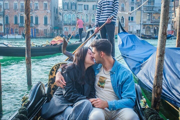 Private Gondola Ride in Venice — 25–30 Minute Canal Tour of the Grand Canal and Palazzi photo 4