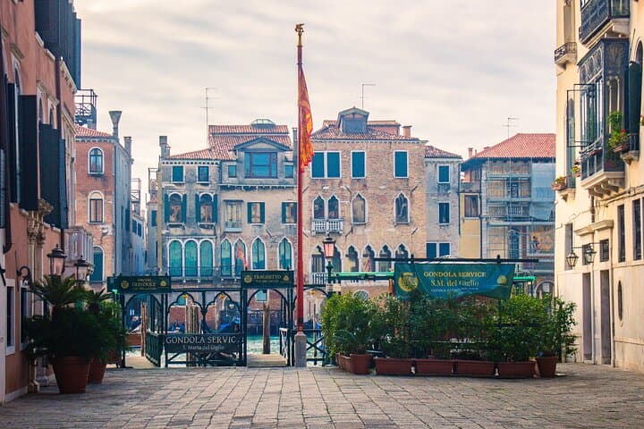 Private Gondola Ride in Venice — 25–30 Minute Canal Tour of the Grand Canal and Palazzi photo 6