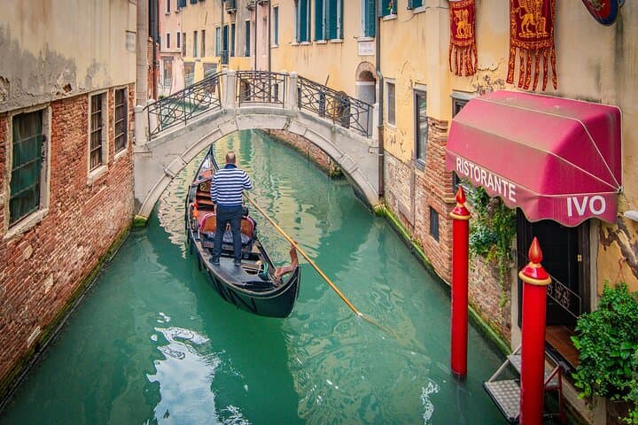 Private Gondola Ride in Venice — 25–30 Minute Canal Tour of the Grand Canal and Palazzi photo 5