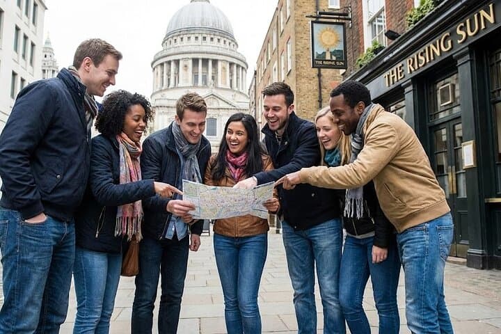 London App-Led Bar Crawl & Scavenger Hunt - Let's Roam