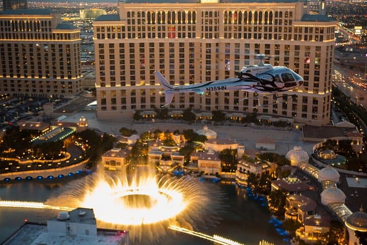 Las Vegas Helicopter Night Strip Flight: Dine & Soar Over the Strip photo 6