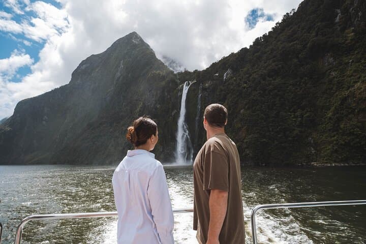 Milford Sound Cascade Room Nature Cruise: Premium Top-Deck Experience photo 6
