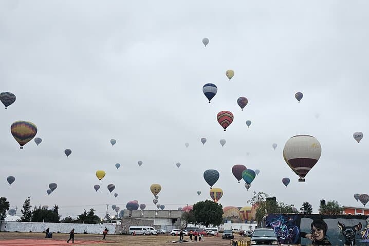 Hot Air Balloon Over Teotihuacan: Sunrise Flight, Breakfast & Pyramids from CDMX photo 5